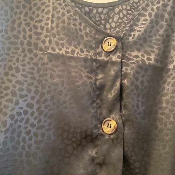 Leopard Buttoned‎ Camisole - Picture 2 of 3